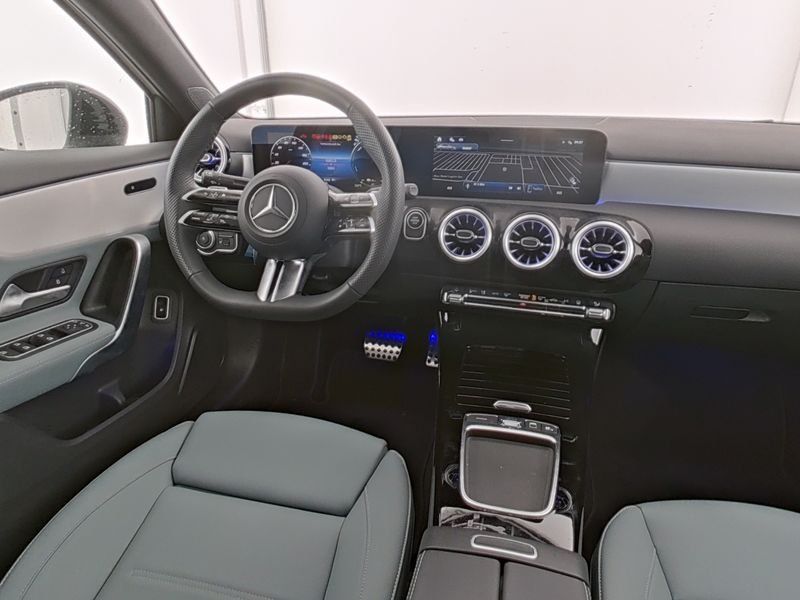Mercedes-Benz A 250 2024