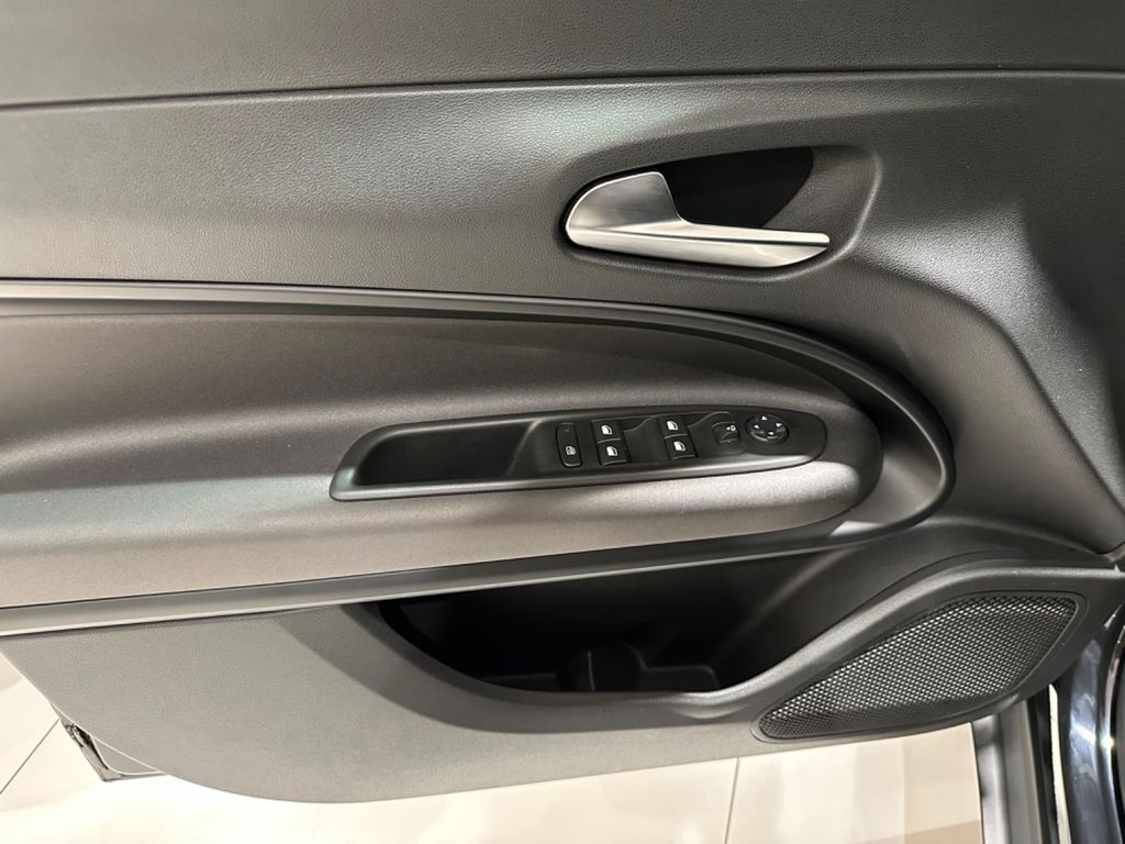 Alfa Romeo Junior 2025