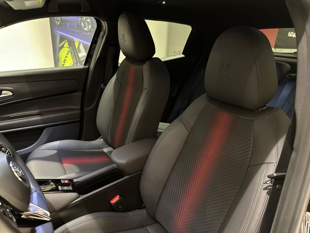 Alfa Romeo Junior 2025