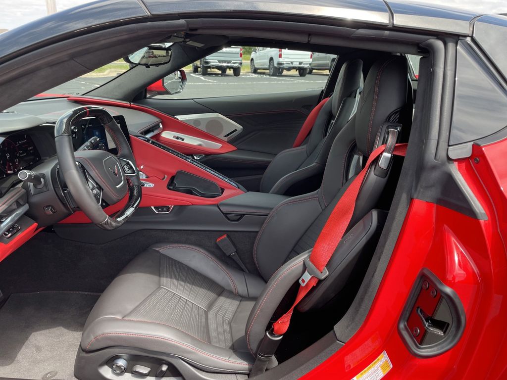 Corvette C8 2025