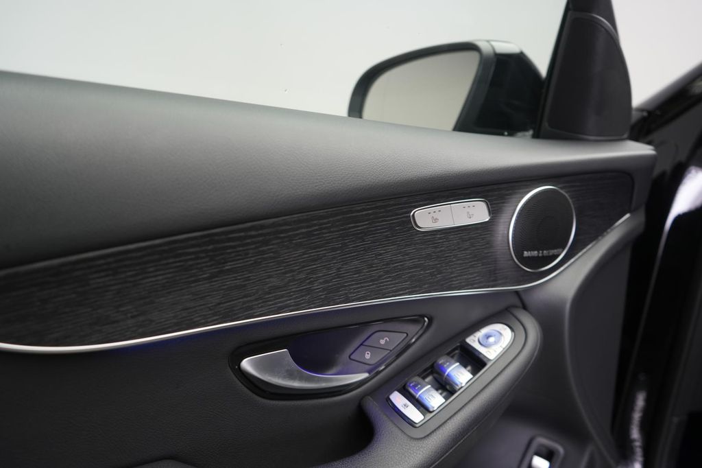 Mercedes-Benz GLC 300 2022