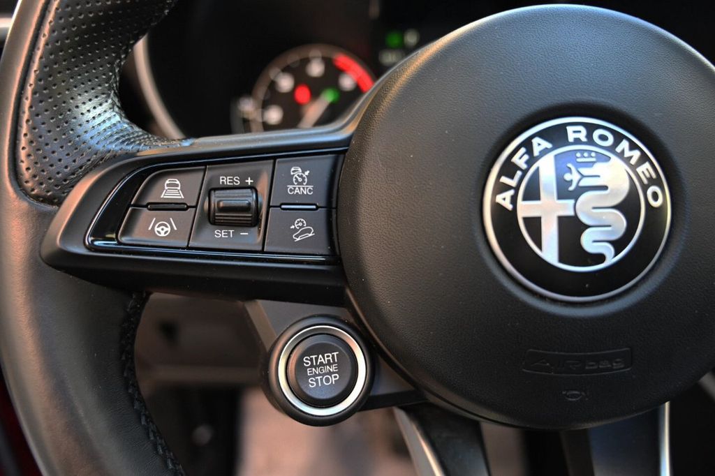 Alfa Romeo Stelvio 2021