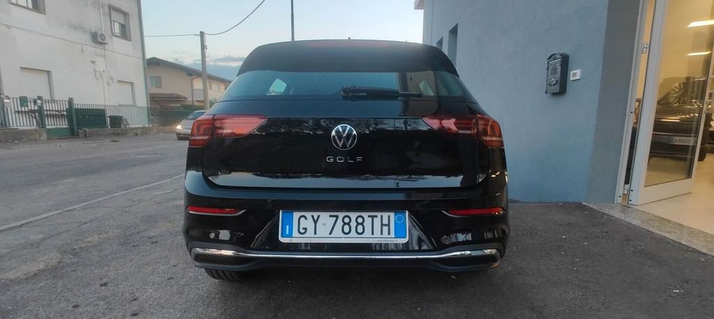 Volkswagen Golf 2025