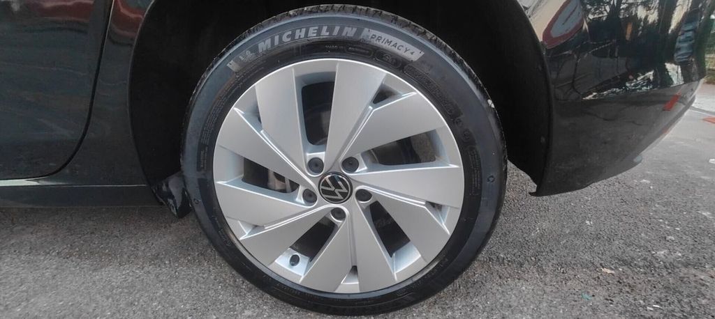 Volkswagen Golf 2025