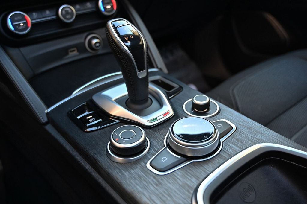 Alfa Romeo Stelvio 2021