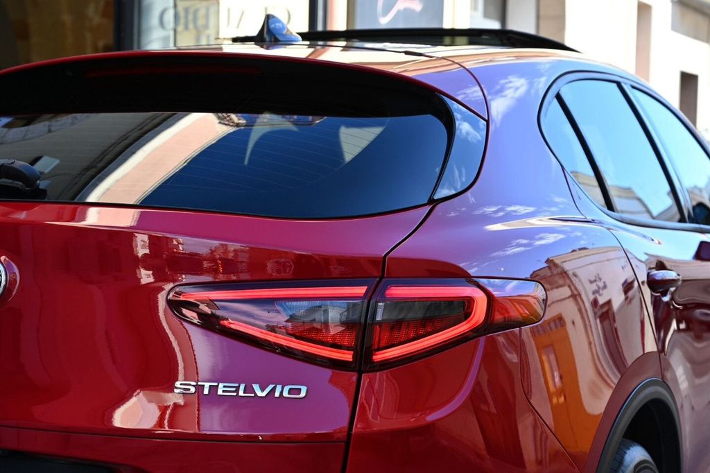 Alfa Romeo Stelvio 2021