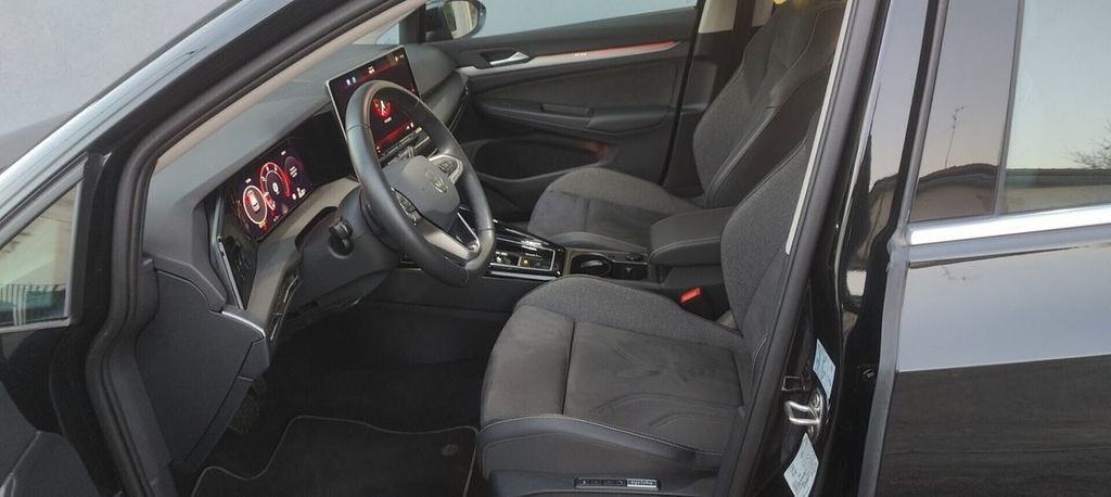 Volkswagen Golf 2025