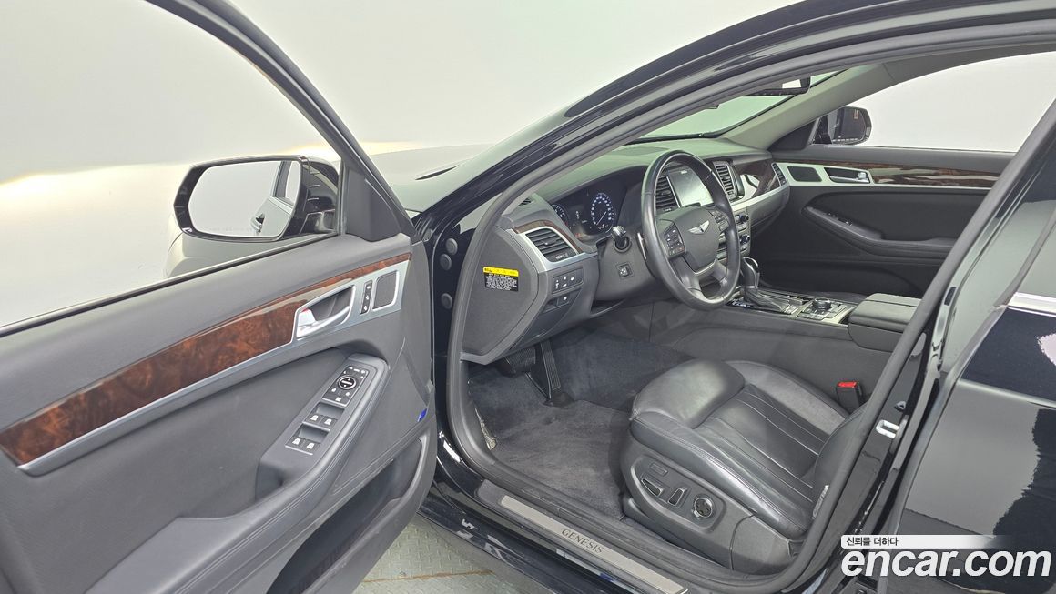 Hyundai Genesis 2015