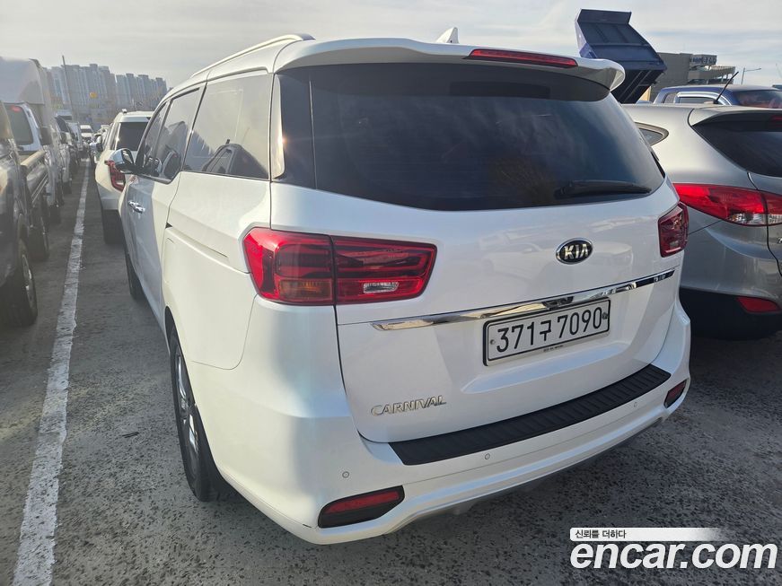 Kia Canival 2020