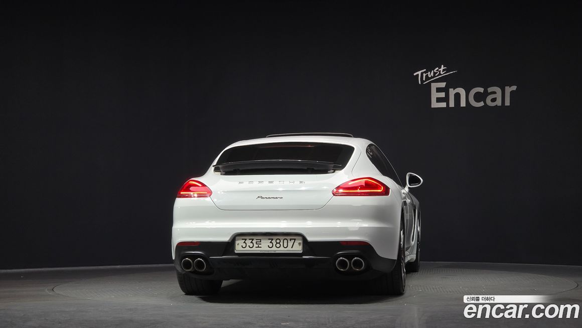 Porsche Panamera 2016