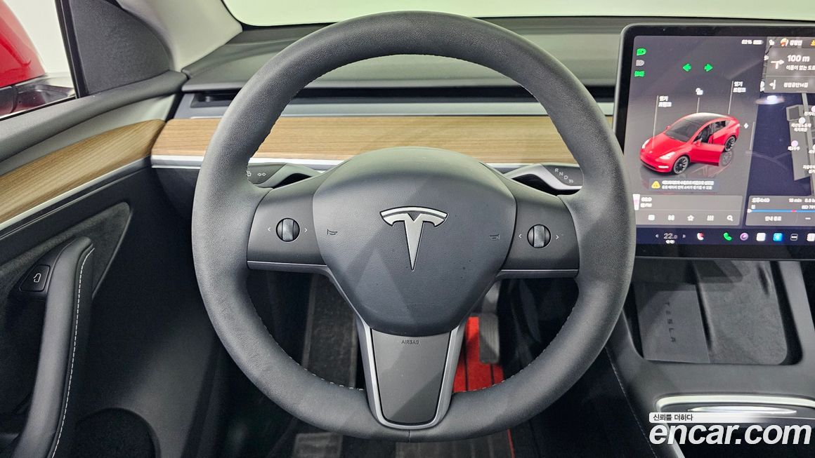 Tesla Model Y 2024