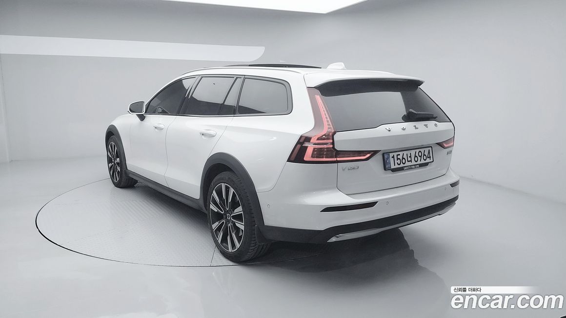 Volvo V60 2024