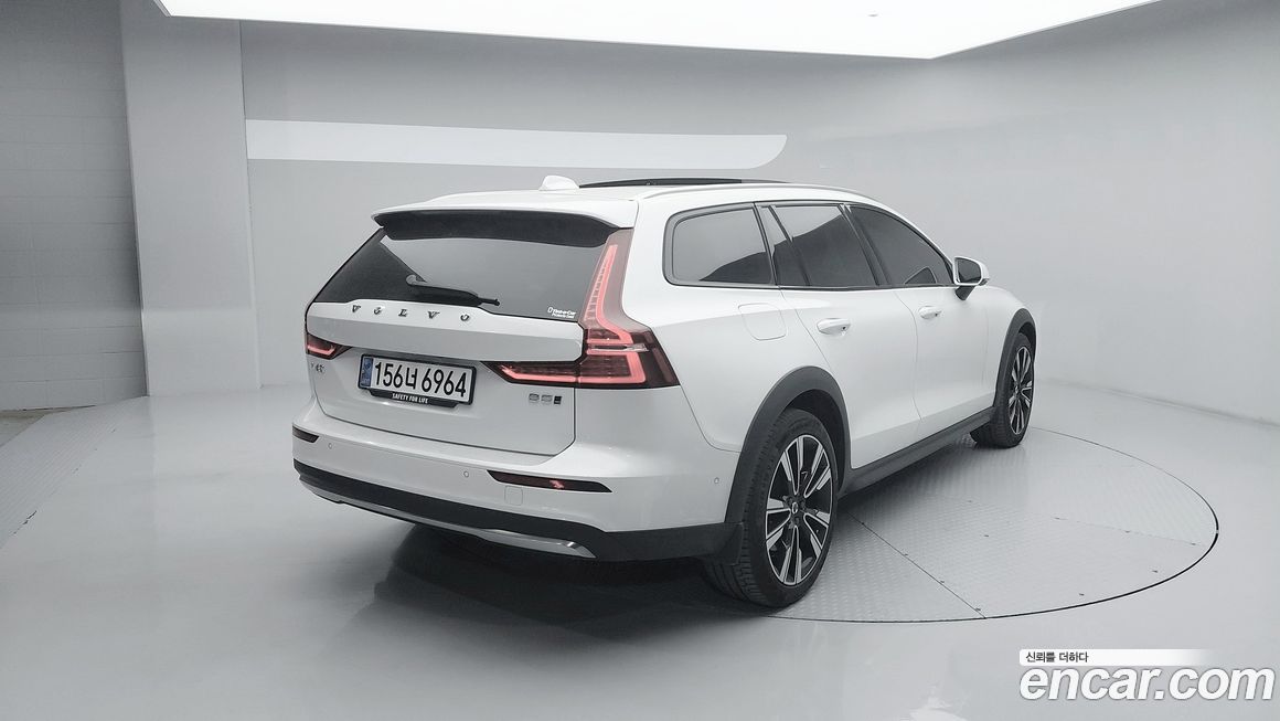 Volvo V60 2024