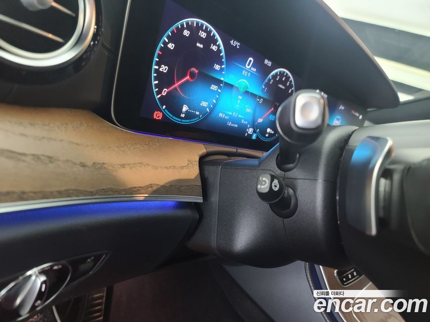 Mercedes-Benz E-Class 2023