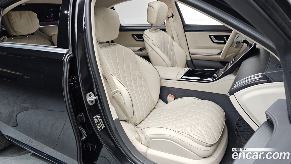 Mercedes-Benz S-Class 2023