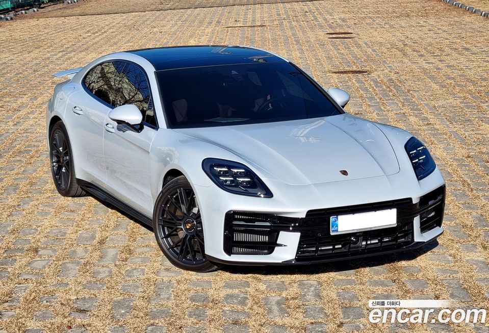 Porsche Panamera 2025