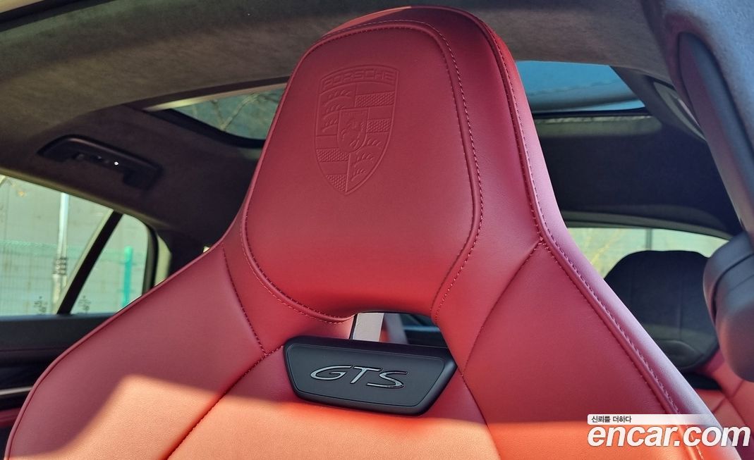 Porsche Panamera 2025