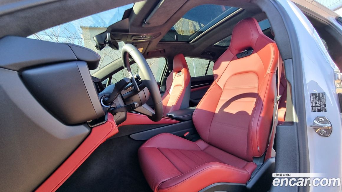 Porsche Panamera 2025