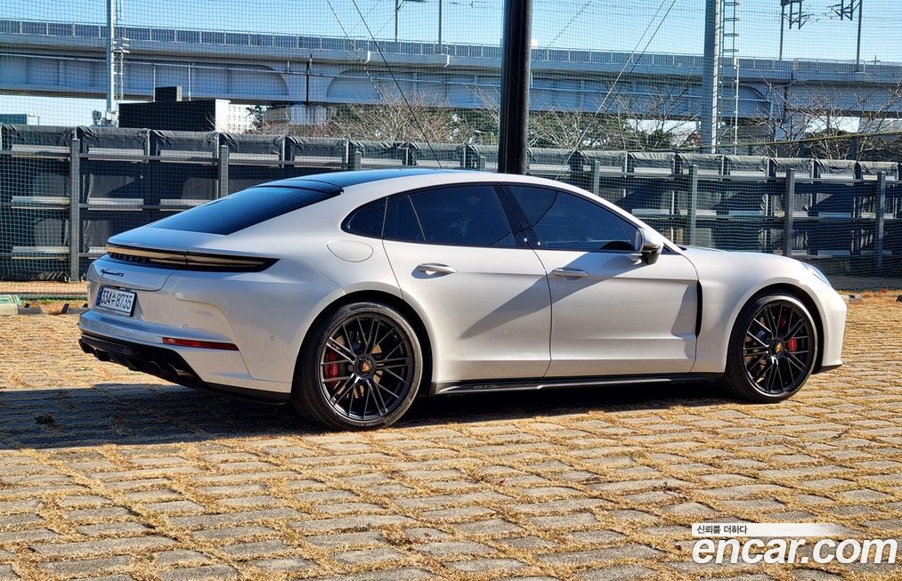 Porsche Panamera 2025