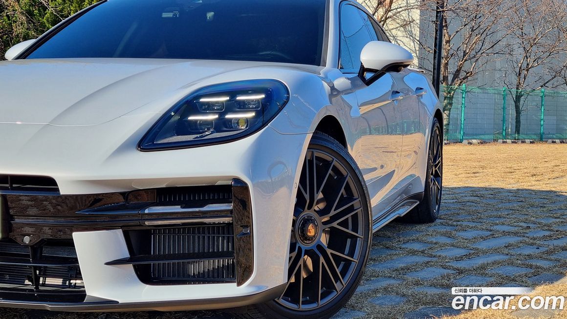 Porsche Panamera 2025