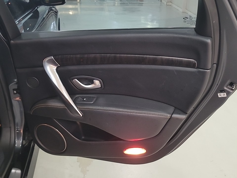 Renault-KoreaSamsung SM7 2012