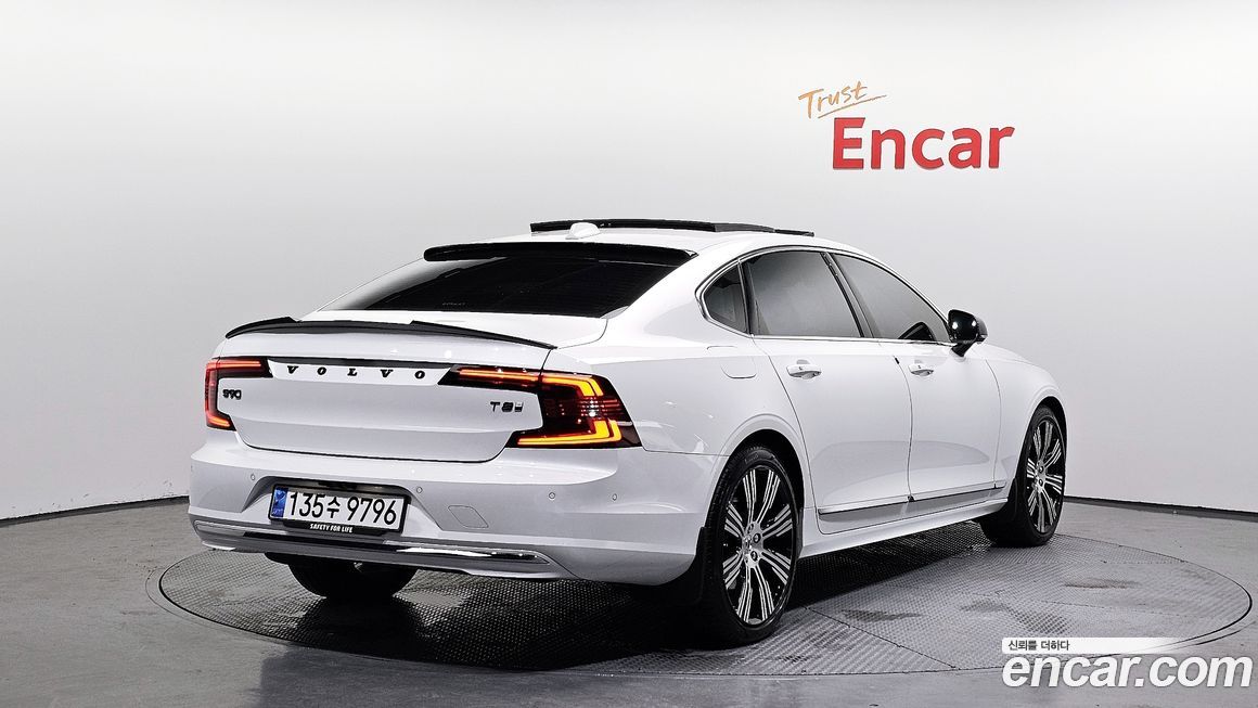 Volvo S90 2025