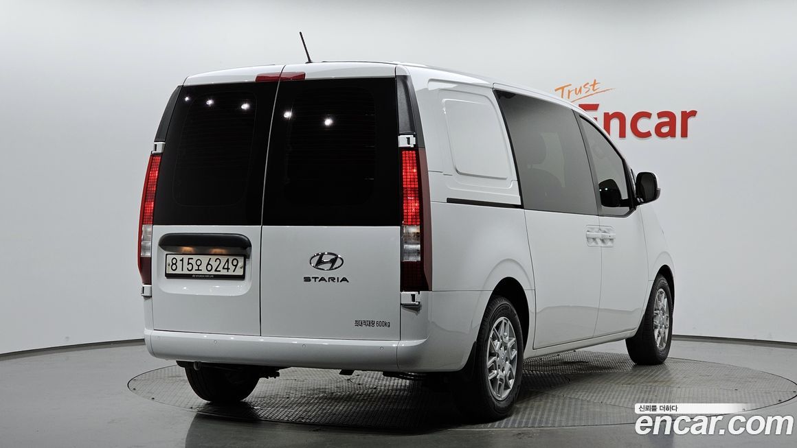 Hyundai Staria 2022