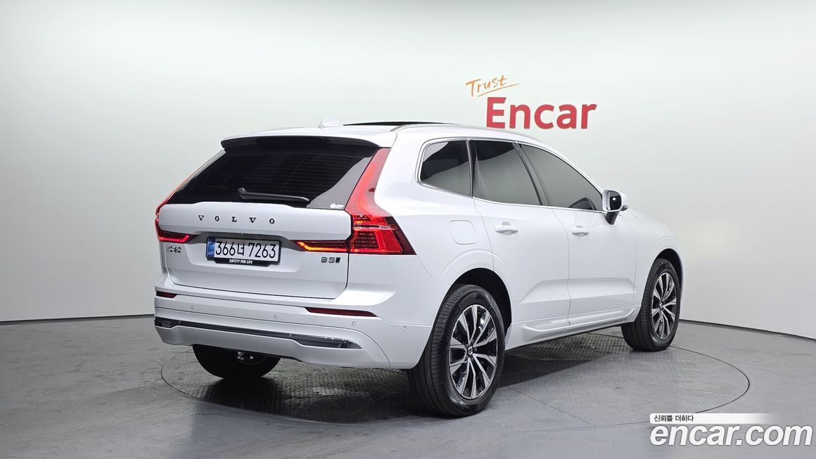 Volvo XC60 2025