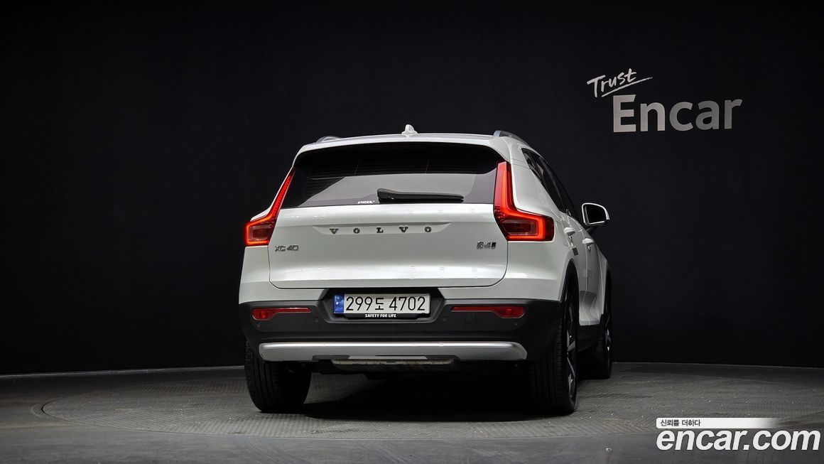 Volvo XC40 2024
