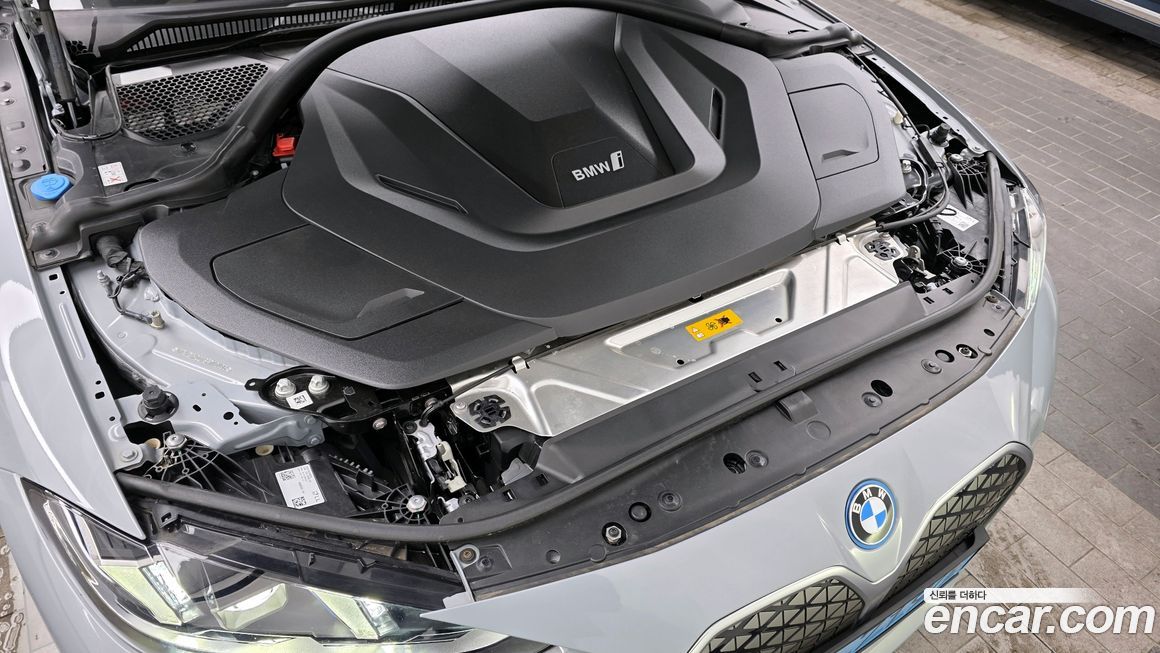 BMW i4 2025
