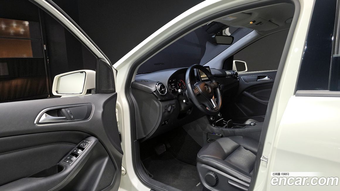 Mercedes-Benz B-Class 2013