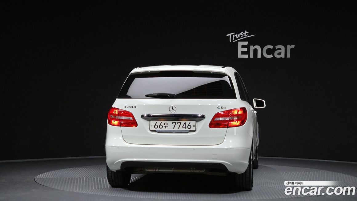 Mercedes-Benz B-Class 2013