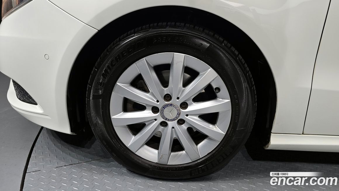 Mercedes-Benz B-Class 2013