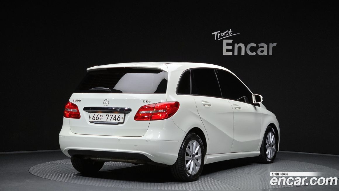 Mercedes-Benz B-Class 2013