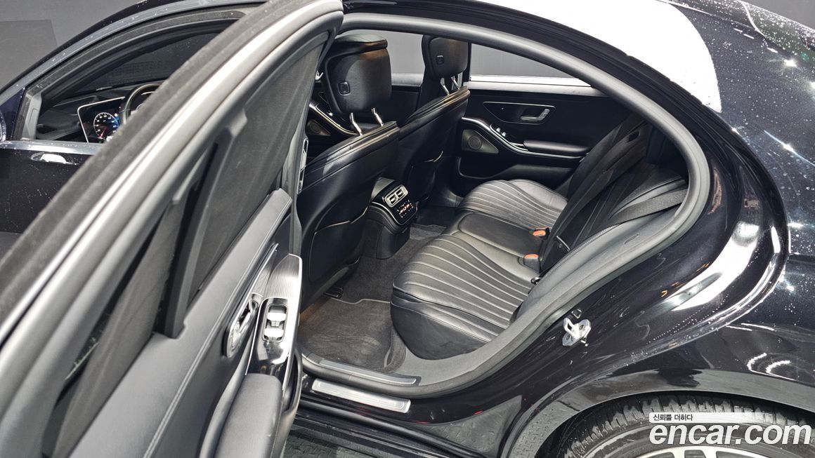 Mercedes-Benz S-Class 2024