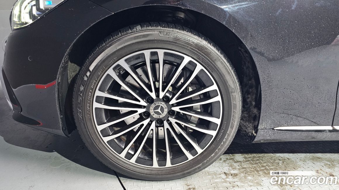 Mercedes-Benz S-Class 2024