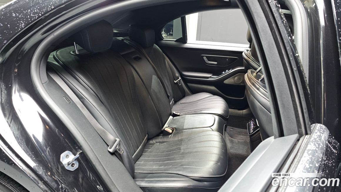 Mercedes-Benz S-Class 2024