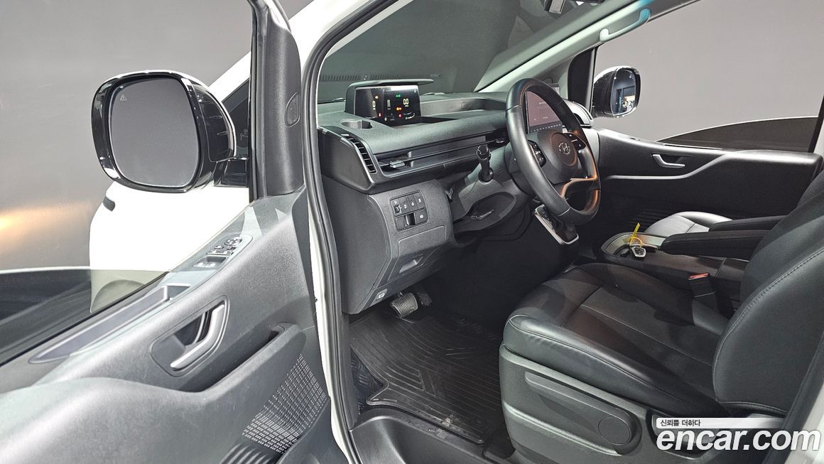 Hyundai Staria 2024