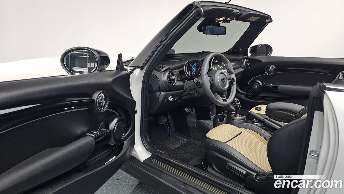 Mini Cooper Convertible 2024