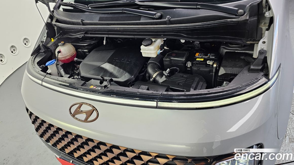 Hyundai Staria 2024