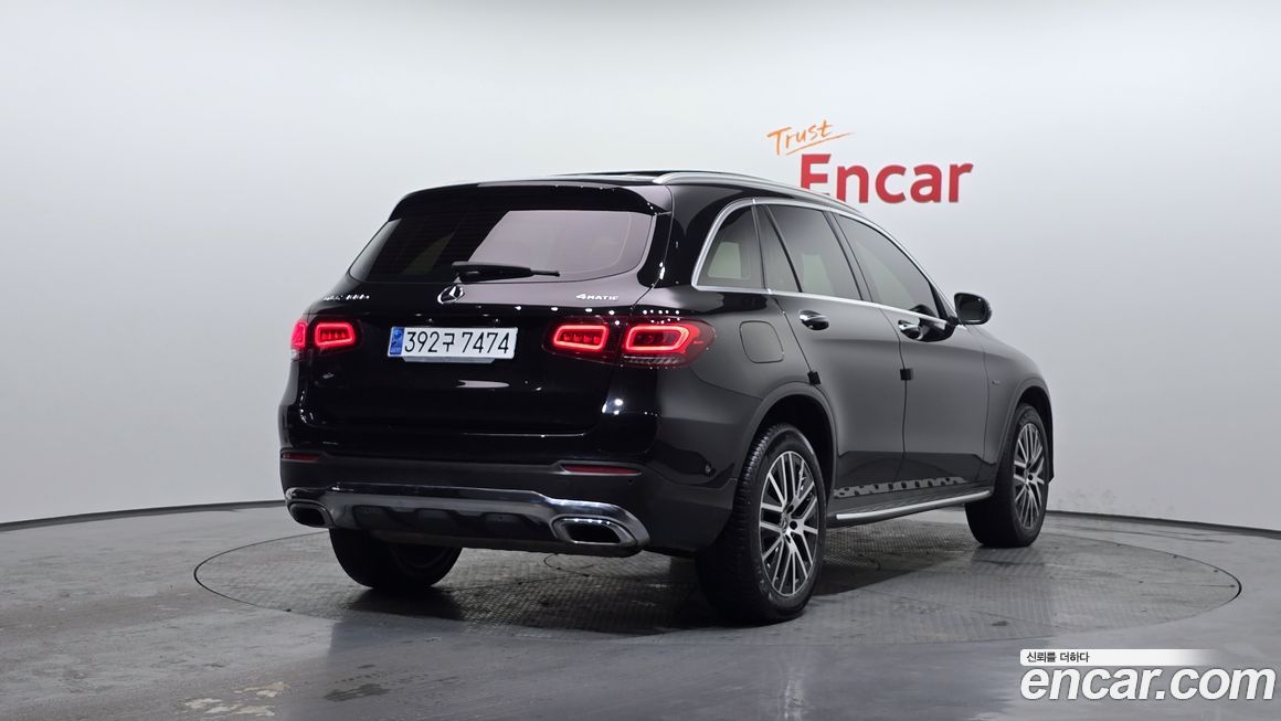 Mercedes-Benz GLC-Class 2021