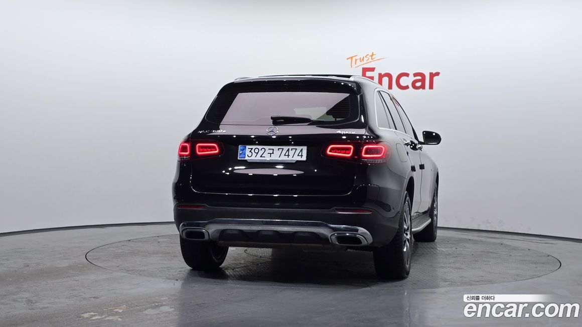 Mercedes-Benz GLC-Class 2021