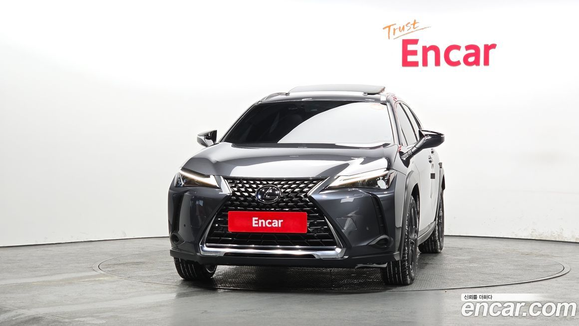 Lexus UX 2024