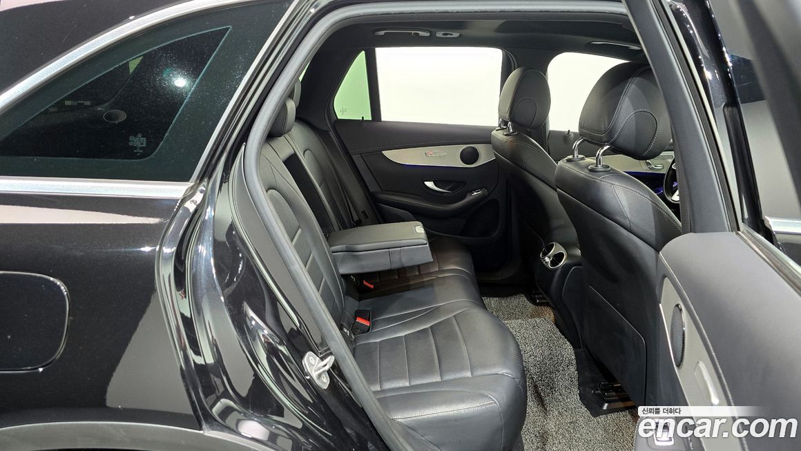 Mercedes-Benz GLC-Class 2021