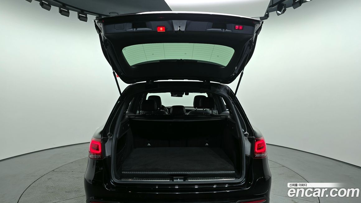 Mercedes-Benz GLC-Class 2021