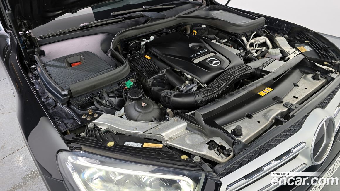 Mercedes-Benz GLC-Class 2021