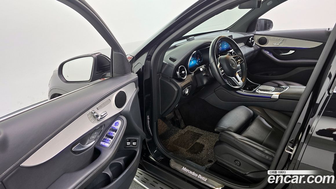 Mercedes-Benz GLC-Class 2021