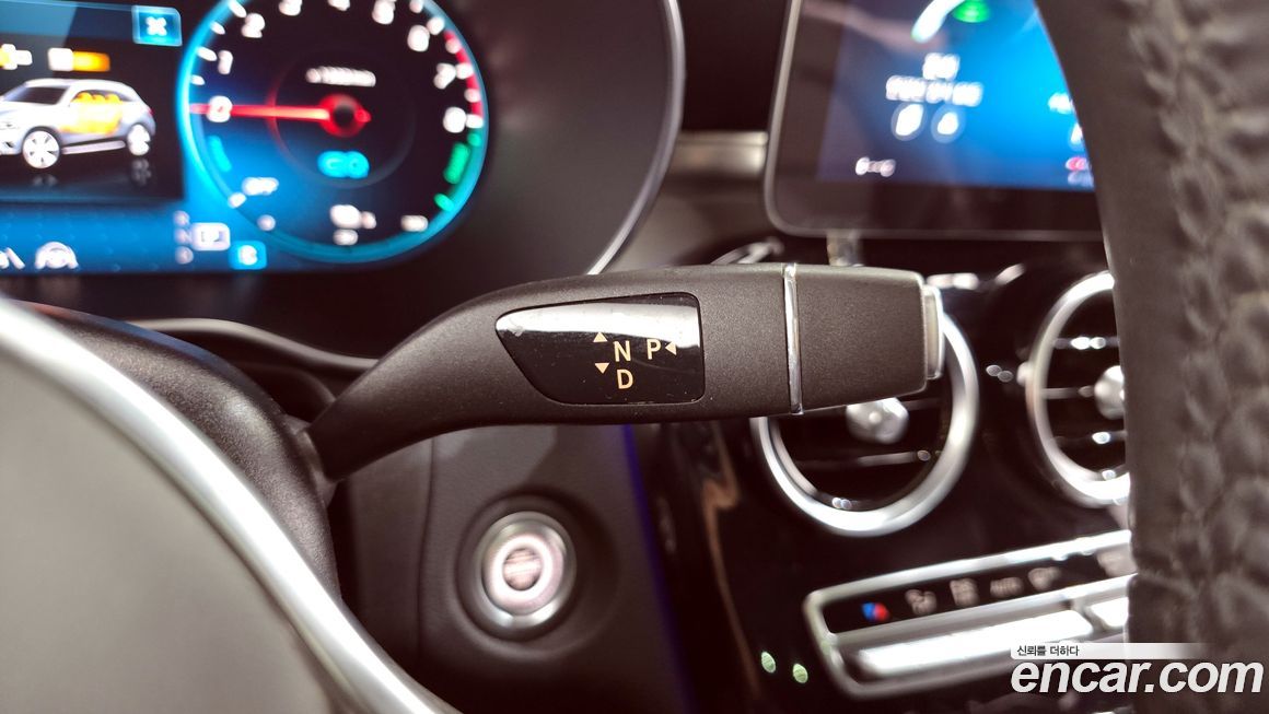 Mercedes-Benz GLC-Class 2021