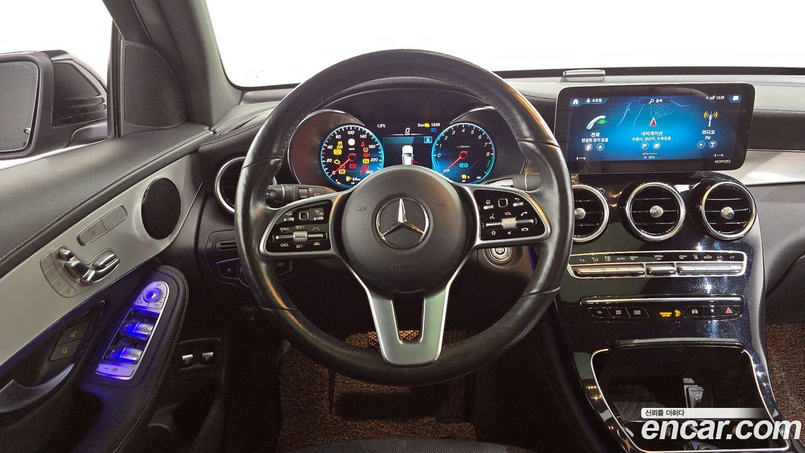 Mercedes-Benz GLC-Class 2021