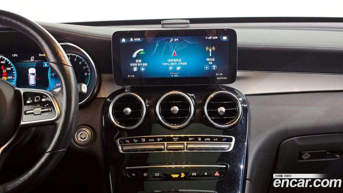 Mercedes-Benz GLC-Class 2021